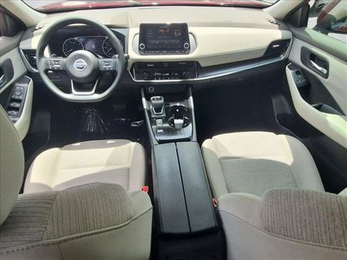 Certified 2021 Nissan Rogue SV FWD image 17