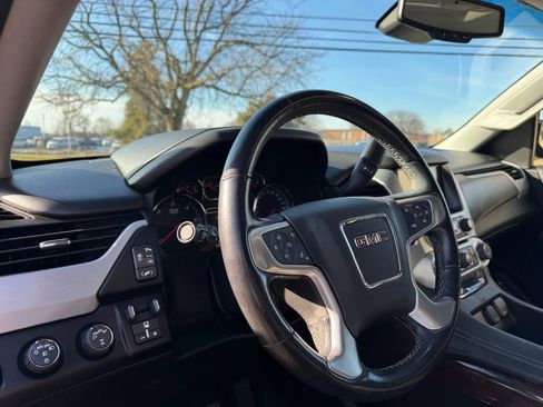 Used 2019 GMC Yukon SLT w/ Premium Edition image 18
