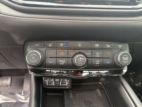 Used 2021 Dodge Durango R/T w/ Blacktop Package AWD/4WD image 27