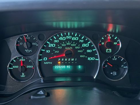 Used 2013 Chevrolet Express 2500 RWD image 15