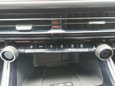 Used 2024 Chevrolet Traverse LT w/ LPO, Floor Liner Package FWD image 33