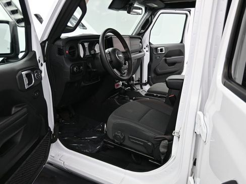 Used 2024 Jeep Wrangler Unlimited Rubicon AWD/4WD image 15