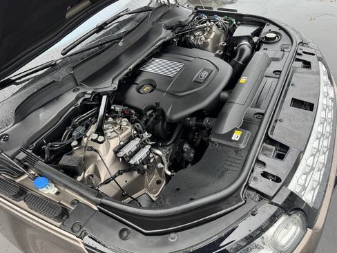 Used 2017 Land Rover Range Rover Sport HSE image 16