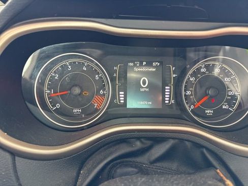 Used 2015 Jeep Cherokee Latitude w/ Cold Weather Group image 14