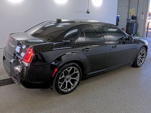 Used 2018 Chrysler 300 S image 3