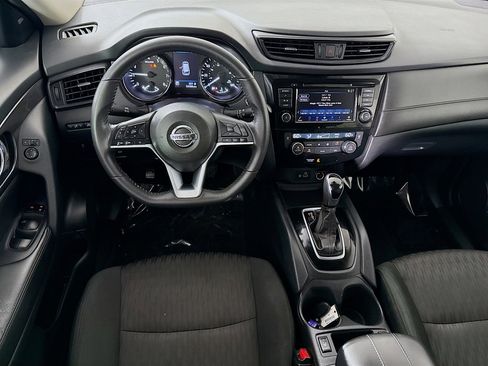 Used 2020 Nissan Rogue SV image 17