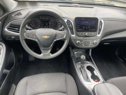 Used 2020 Chevrolet Malibu LT FWD image 9