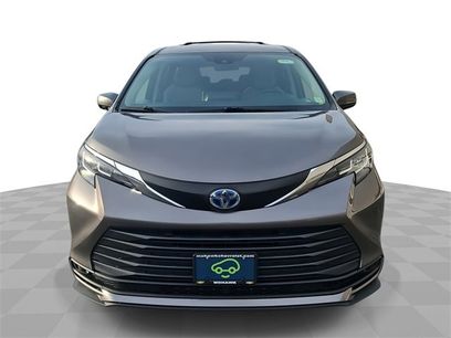 Used 2022 Toyota Sienna LE