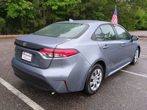 Used 2023 Toyota Corolla LE FWD image 4