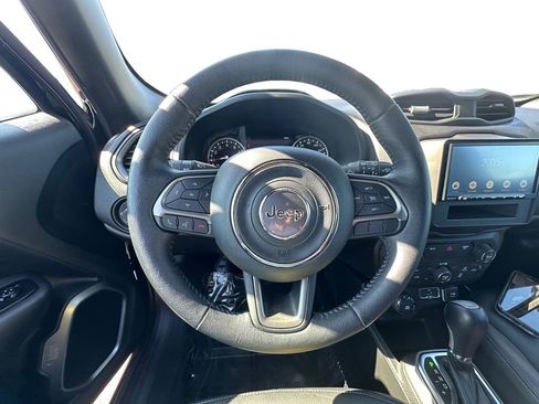 Used 2020 Jeep Renegade Altitude image 12