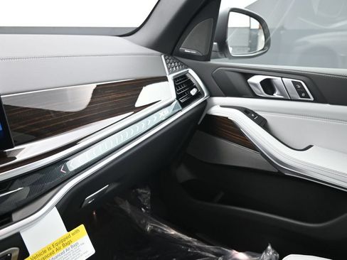 New 2026 BMW X5 sDrive40i w/ Climate Comfort Package RWD image 17