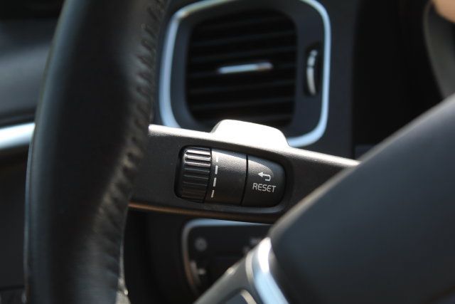 Used 2017 Volvo S60 T5 Dynamic FWD image 17