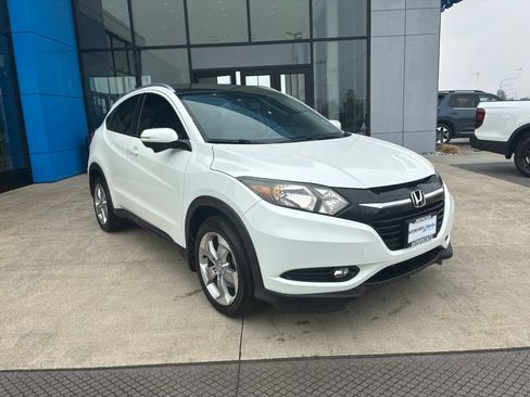 Used 2017 Honda HR-V EX-L image 3