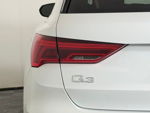 Certified 2025 Audi Q3 2.0T Premium w/ Convenience Package AWD/4WD image 13