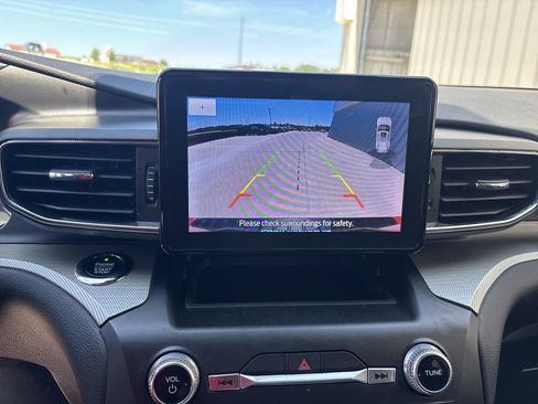 Used 2020 Ford Explorer XLT w/ Equipment Group 202A image 34