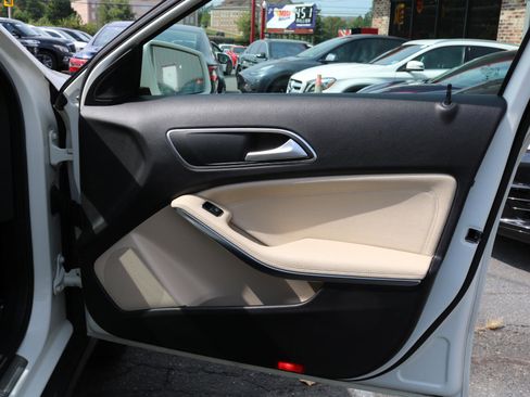 Used 2016 Mercedes-Benz GLA 250 image 46