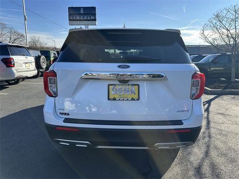 Certified 2022 Ford Explorer XLT w/ Equipment Group 202A image 6