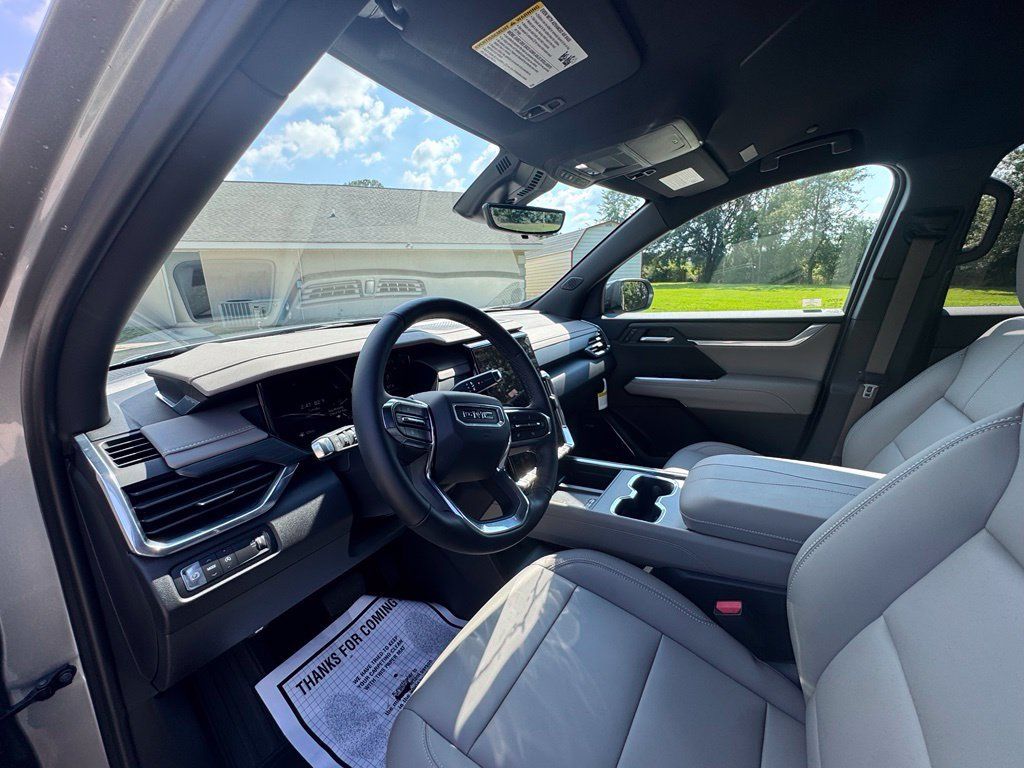 Used 2026 GMC Acadia Elevation w/ Elevation Premium Package FWD image 14