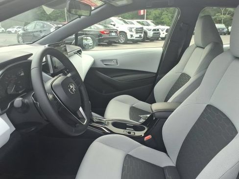 Used 2026 Toyota Corolla SE FWD image 5