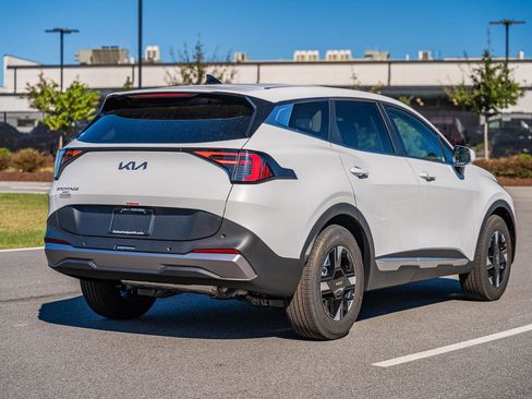 New 2026 Kia Sportage LX FWD image 4