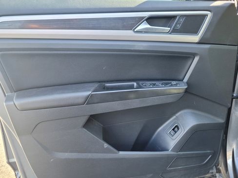 Used 2018 Volkswagen Atlas SE image 16