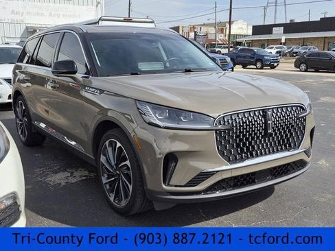 Used 2025 Lincoln Aviator Reserve w/ Illumination Package image 1