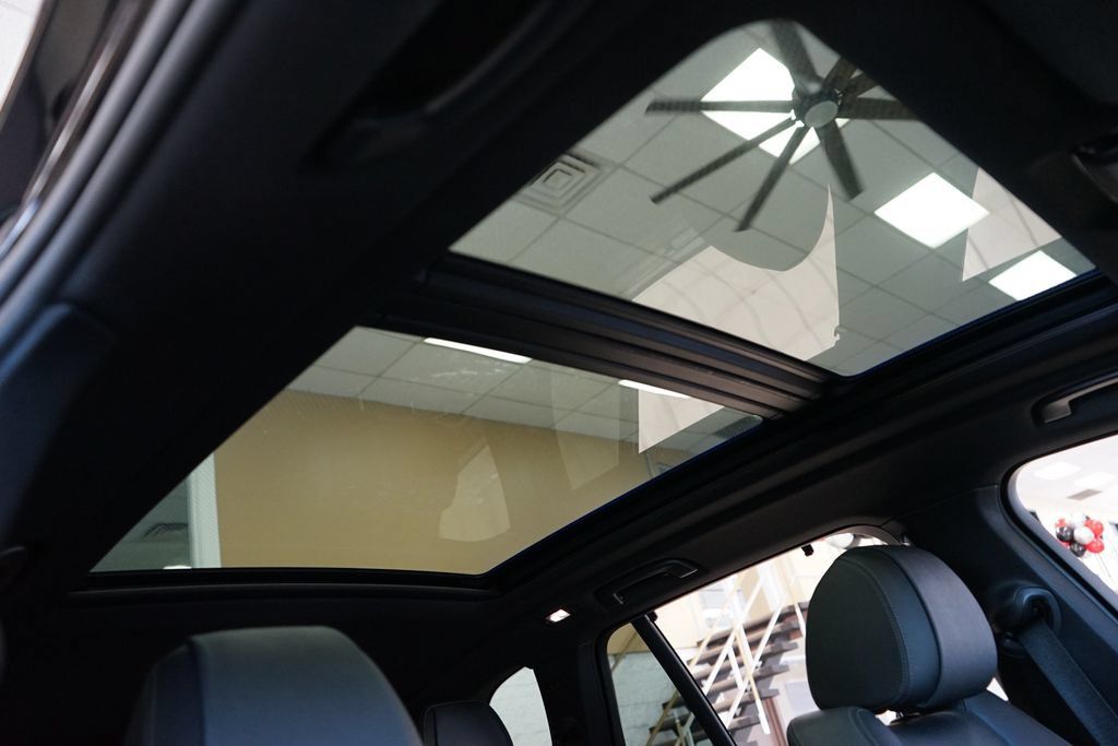 Used 2021 BMW X5 xDrive40i w/ Executive Package AWD/4WD image 12
