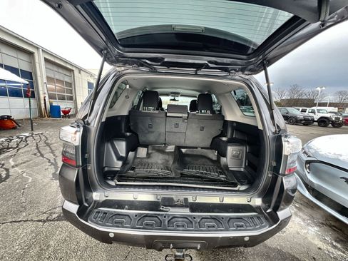 Used 2016 Toyota 4Runner SR5 image 24