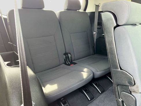 Used 2019 Kia Sorento LX w/ LX Convenience Package image 25