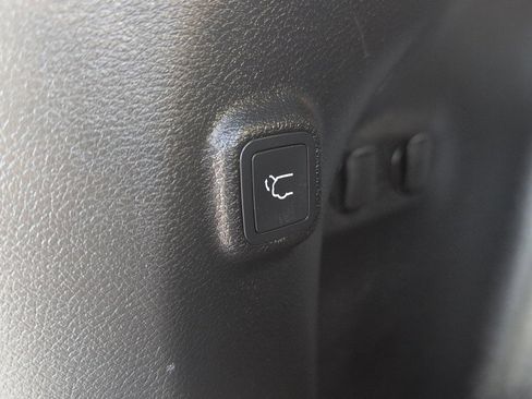 Used 2022 Jeep Cherokee Limited image 18