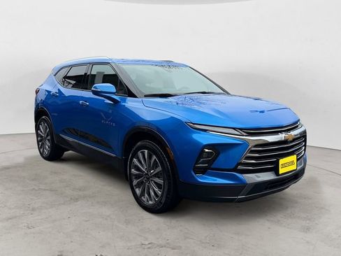 Used 2025 Chevrolet Blazer Premier w/ Driver Confidence II Package image 7