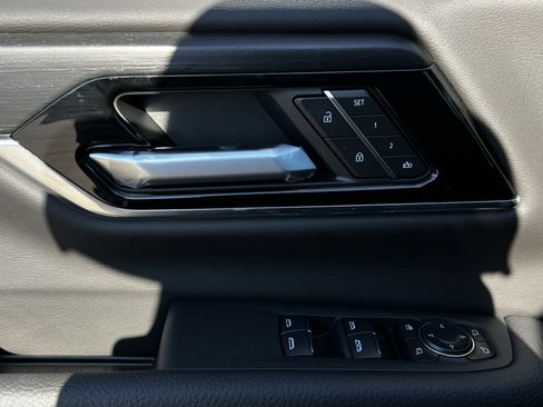 New 2026 GMC Yukon XL Denali w/ Denali Reserve Package image 25