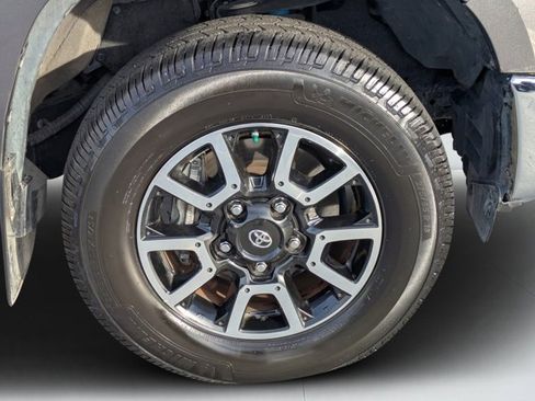 Used 2018 Toyota Tundra SR5 image 9