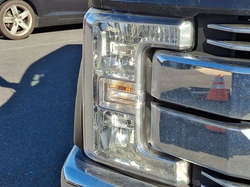 Used 2019 Ford F250 Lariat w/ Lariat Value Package image 14