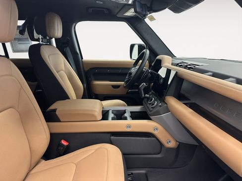 New 2026 Land Rover Defender 110 V8 AWD/4WD image 15