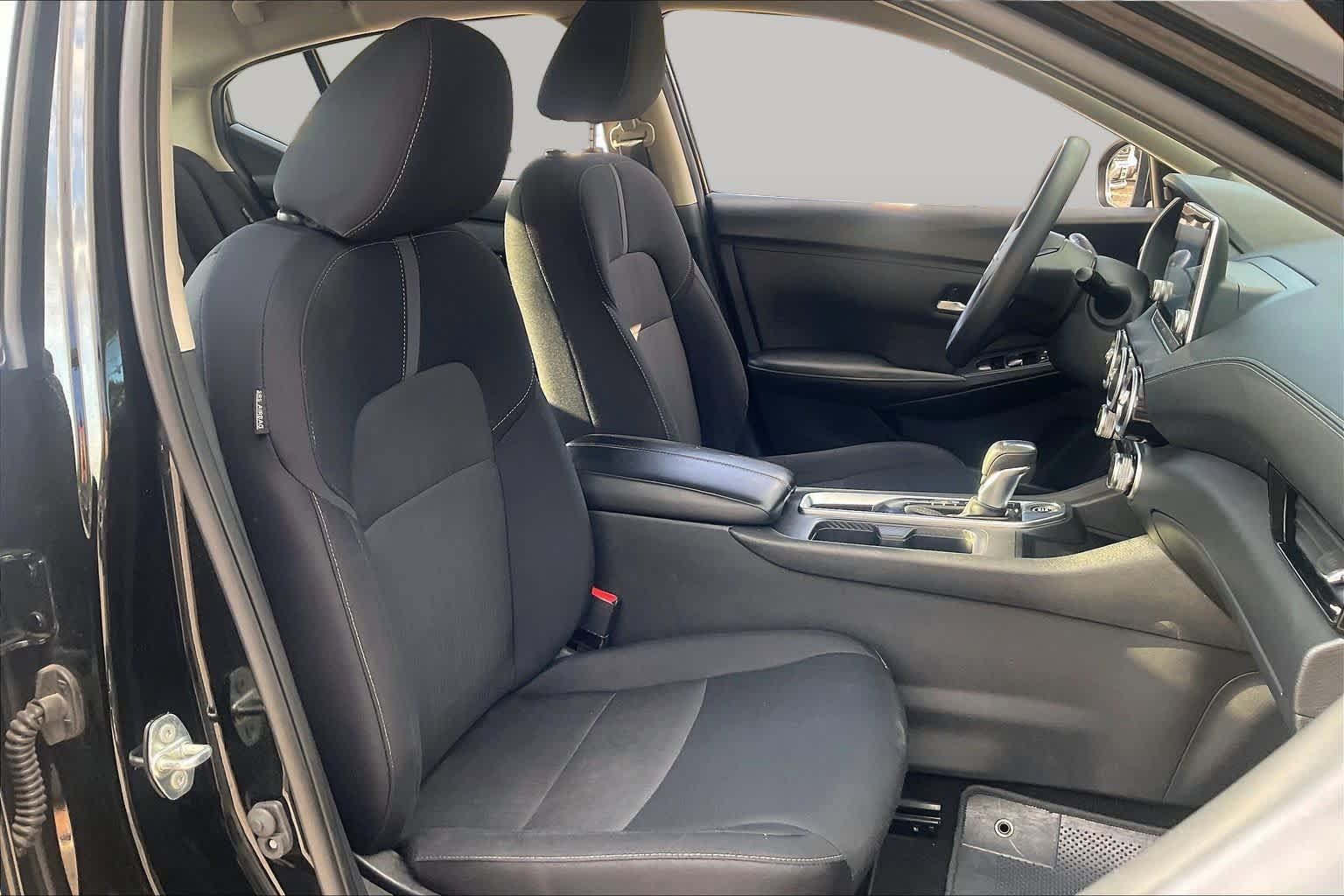 Used 2024 Nissan Sentra SV FWD image 9