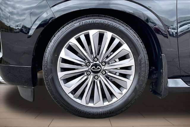 Used 2025 INFINITI QX80 Luxe w/ Exterior Package RWD image 9