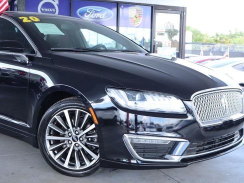 Used 2020 Lincoln MKZ FWD image 2