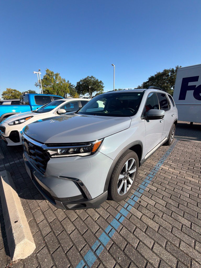 Used 2023 Honda Pilot Touring image 17