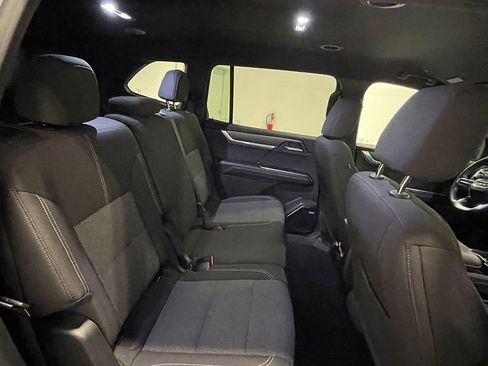 Used 2025 GMC Acadia Elevation image 26