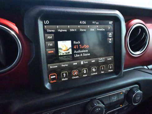 Used 2018 Jeep Wrangler Unlimited Rubicon AWD/4WD image 11