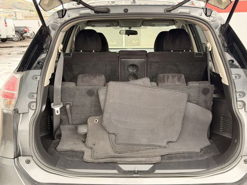 Used 2015 Nissan Rogue SV w/ SV Family Package AWD/4WD image 23