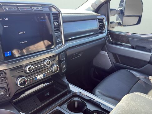 Used 2023 Ford F250 Lariat w/ Sport Appearance Package AWD/4WD image 16