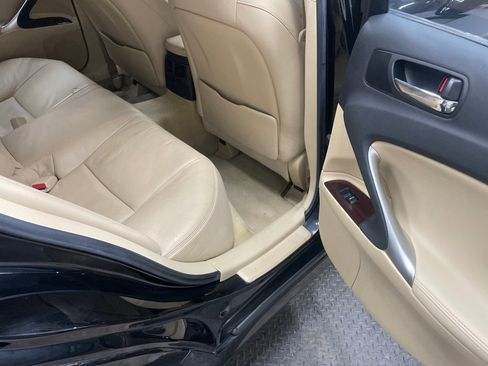 Used 2007 Lexus IS 350 RWD image 33