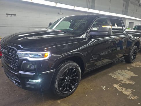 Used 2025 RAM 1500 Limited AWD/4WD image 5
