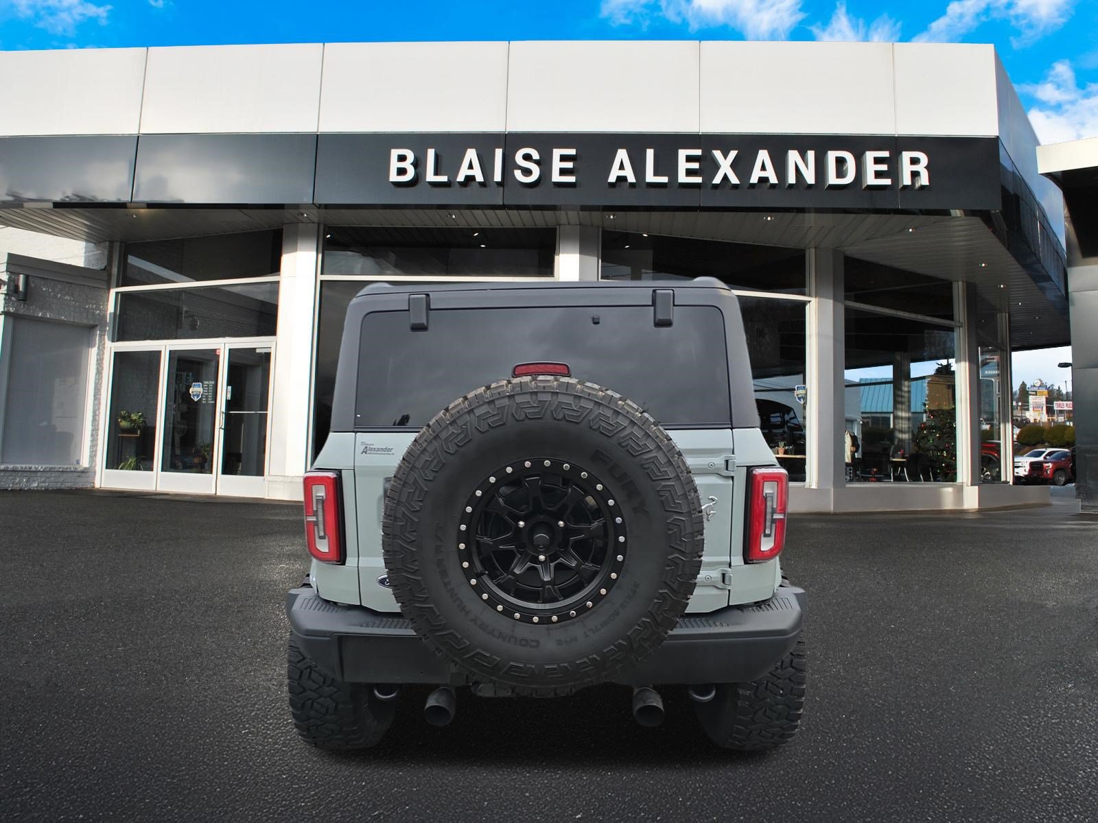 Used 2023 Ford Bronco Badlands w/ Sasquatch Package AWD/4WD image 4