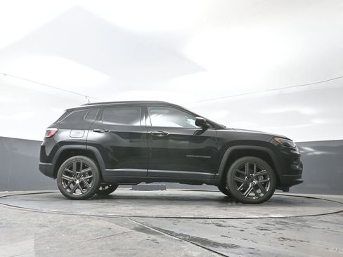 New 2026 Jeep Compass Latitude w/ Sun and Sound Group image 36