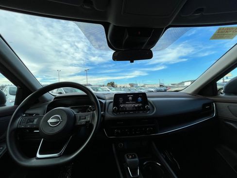 Used 2023 Nissan Rogue S image 42