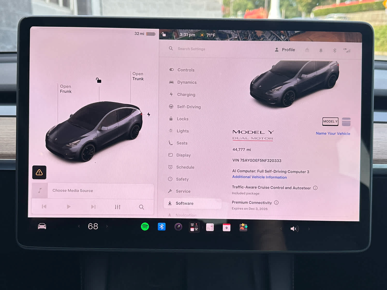 Used 2022 Tesla Model Y Performance AWD/4WD image 17