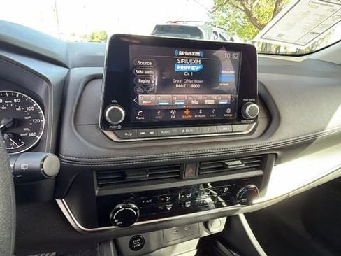 Used 2025 Nissan Rogue S image 25